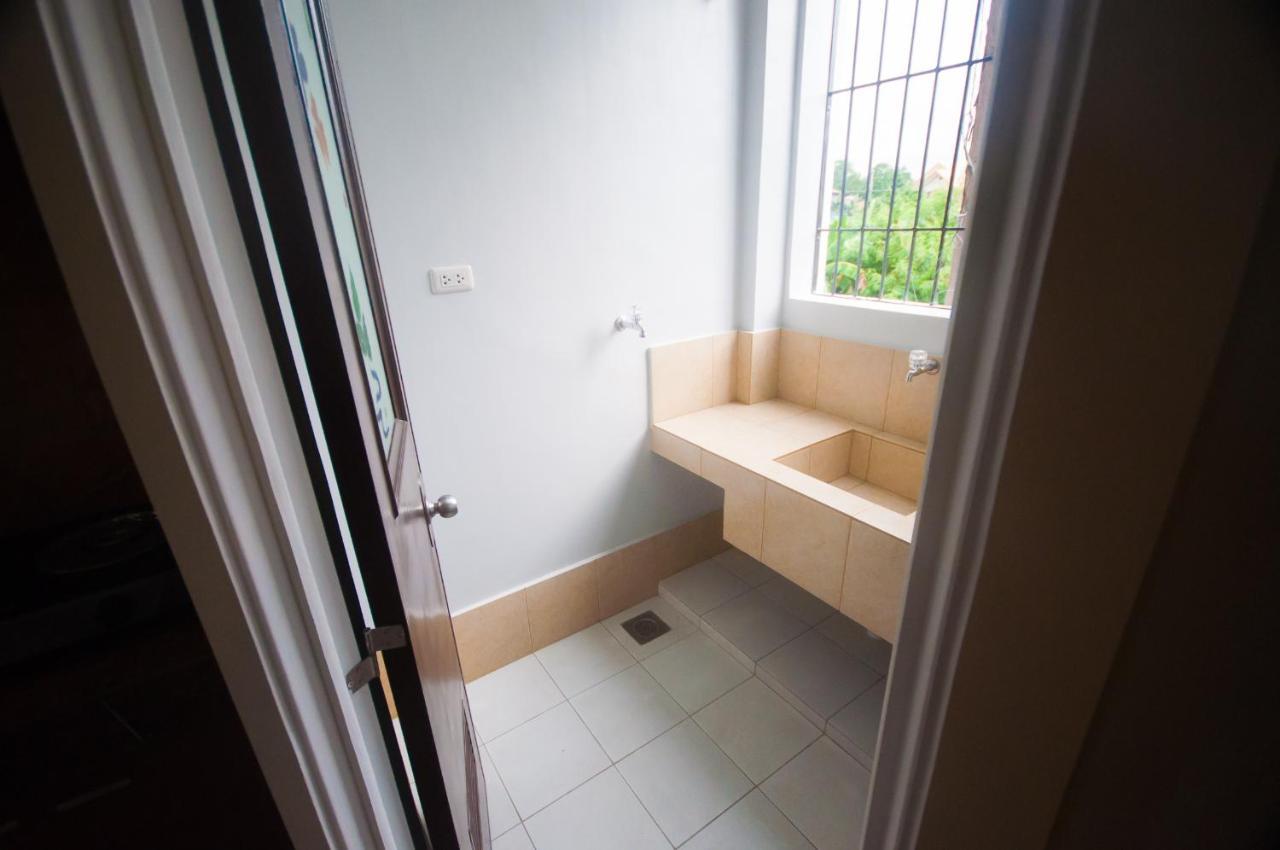 Nf Suites Davao Экстерьер фото